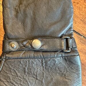 Women’s/Men's Black Leather Gloves made in Pakistan